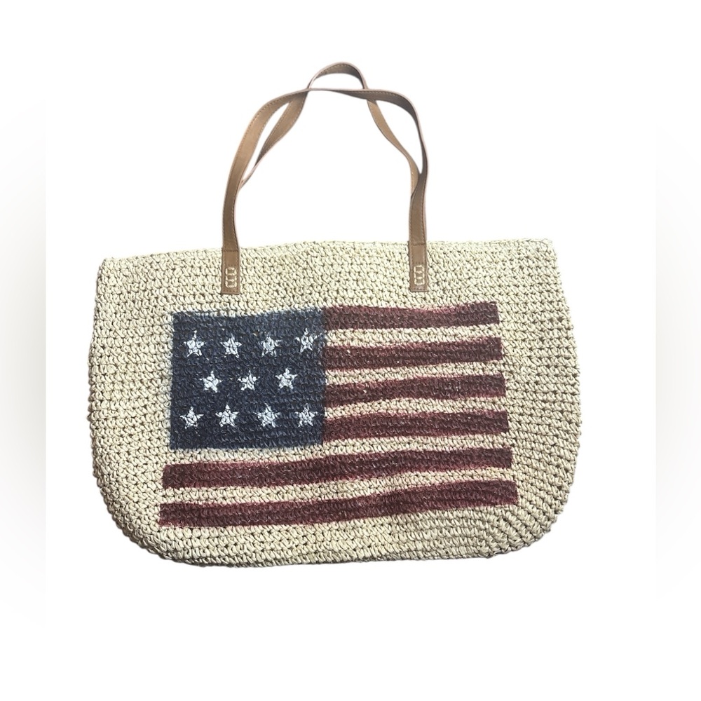 Patriotic Straw Studio Shoulder Bag Flag Interior Compartments Snap closure